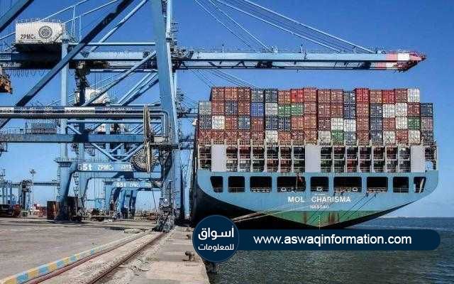 ميناء بورسعيد سجل اليوم  دخول وخروج 25 سفينة للبضائع العامة والحاويات