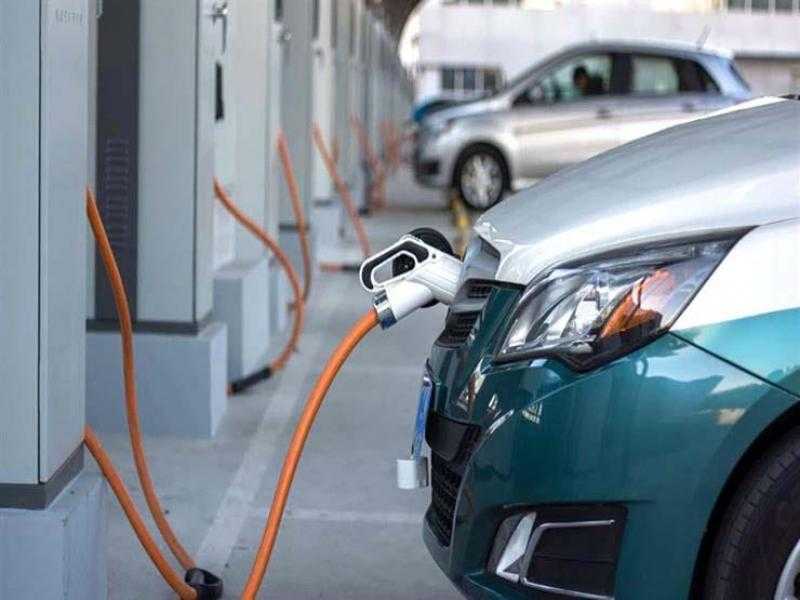شركة هندية تعتزم إنشاء مصنع للسيارات الكهربائية في السعودية