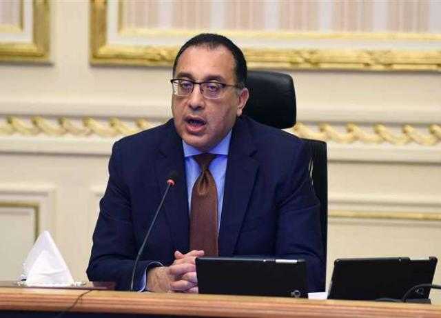 «الحكومة» تنفى شائعة إيقاف صرف السلع التموينية لبقالى التموين