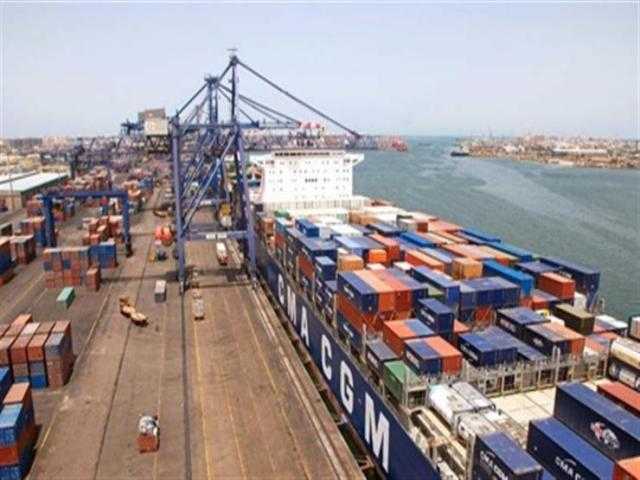 تداول 400 شاحنة و5600 طن بضائع عامة بموانئ البحر الأحمر