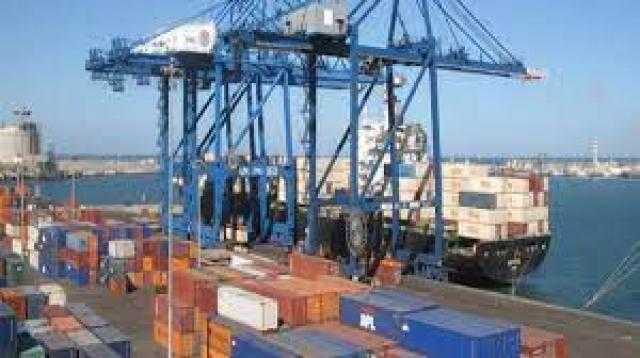الخردة والذرة والفول أهم ما استقبله ميناء دمياط خلال الـ24 ساعة الماضية