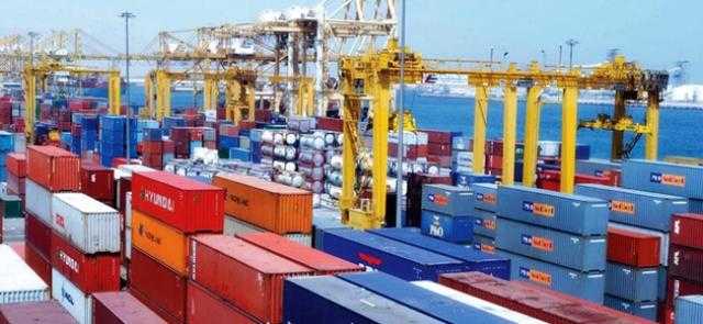 ميناء البحر الأحمر يستقبل  276 شاحنة و27 ألف طن بضائع عامة