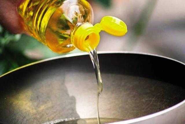 انخفاض العقود الآجلة لزيت الأولين بمقدار 10 دولار للطن بختام تداولات اليوم