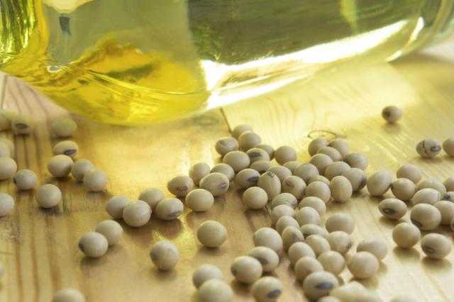 انخفاض العقود الآجلة لزيت الصويا في بداية تعاملات جلسة اليوم ببورصة شيكاغو