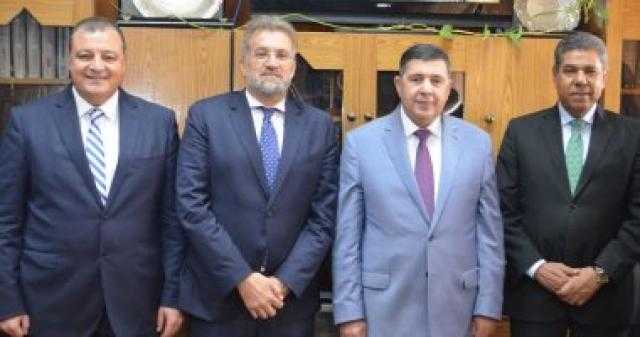 توقيع عقد شراكة بين «الأسكندرية للحاويات» و «CMA CGM» الفرنسية