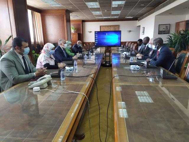 وزير الري يلتقي  نظيره الناميبي لتعزيز التعاون بين البلدين في مجال إدارة المياه