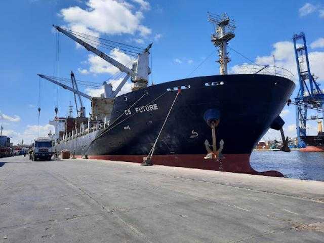 نشاطًا ملحوظًا في الحركة الملاحية بميناء الإسكندرية