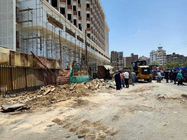محافظ أسيوط يشن حملات لإزالة الإشغالات والتعديات للقضاء على العشوائيات