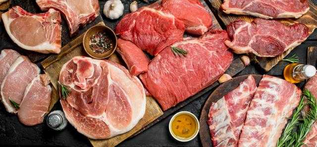 أسعار اللحوم بالمزرعة والسلاسل التجارية اليوم السبت