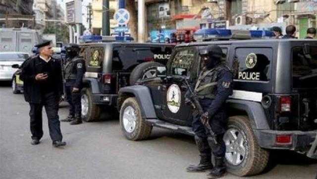 ضبط كمية كبيرة من حلوى الأطفال مجهولة المصدر داخل مخزن بالإسكندرية