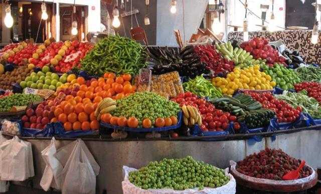 أسعار الخضروات لدى الباعة بالسوق المحلي اليوم الأربعاء