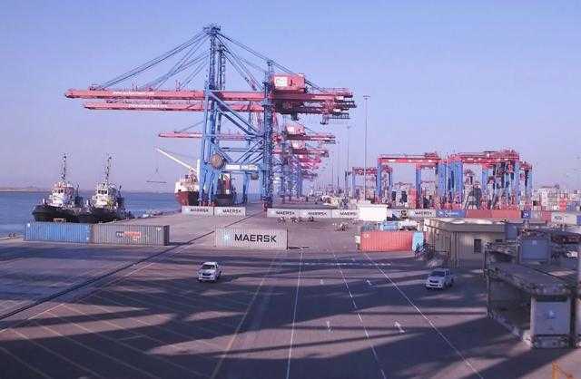 تداول  23 سفينة حاويات وبضائع عامة بموانيء بورسعيد