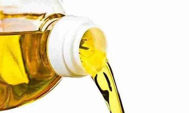 زيت الأولين يواصل الارتفاع القياسي ويسجل 30 دولارًا في مستهل التداولات