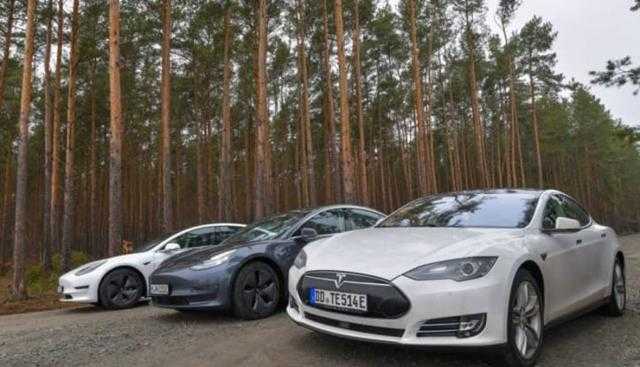 شركة «تسلا» تهدف لبدء إنتاجها من سيارات و«اي» في مصنعها الجديد بألمانيا العام الجاري