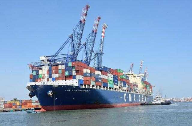 تفريغ 3 آلاف و500 طن رخام في ميناء غرب بورسعيد