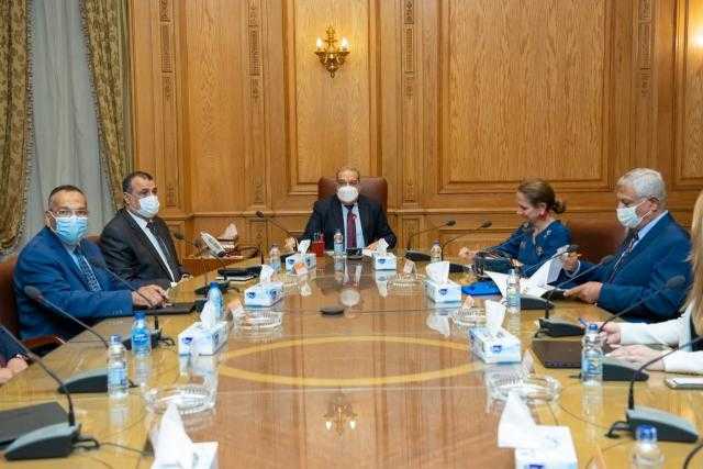 وزير  الانتاج الحربي يبحث مع سفيرة كولومبيا تعزيز العلاقات الإقتصادية والإستثمارية