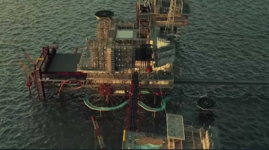 هجوم أوكراني بمسيرات على منصة نفطية روسية في بحر قزوين يوقف عمليات الاستخراج