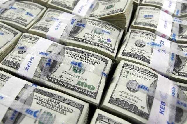 ضبط شخص لقيامه بالإتجار بالنقد الأجنبي خارج نطاق السوق المصرفي في المنيا
