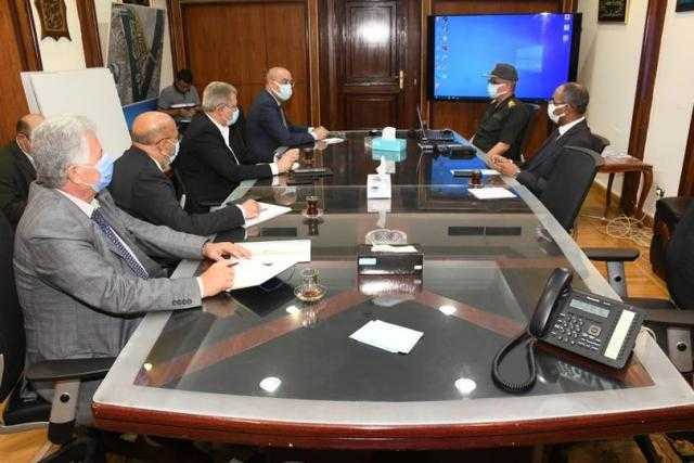 وزير الإسكان ونائب ”الهيئة الهندسية” يدرسان احتياجات المياه والصرف للمشروعات الجارى تنفيذها بالإسكندرية