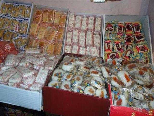 ضبط 24 طنا و150 ألف قطعة حلوى مولد فاسدة في حملة تموينية