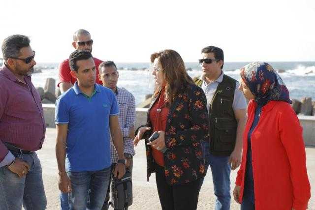 محافظ دمياط يبحث مخطط رفع كفاءة ممشى اللسان برأس البر