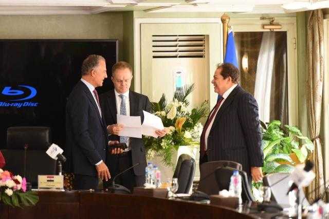 أبو العينين يبحث مع سفراء الولايات المتحدة والاتحاد الأوربي فرص الاستثمار في مصر