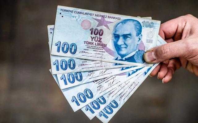 البنك المركزي التركي يقرر تخفيض أسعار الفائدة.. وخسائر الليرة ”مستمرة”