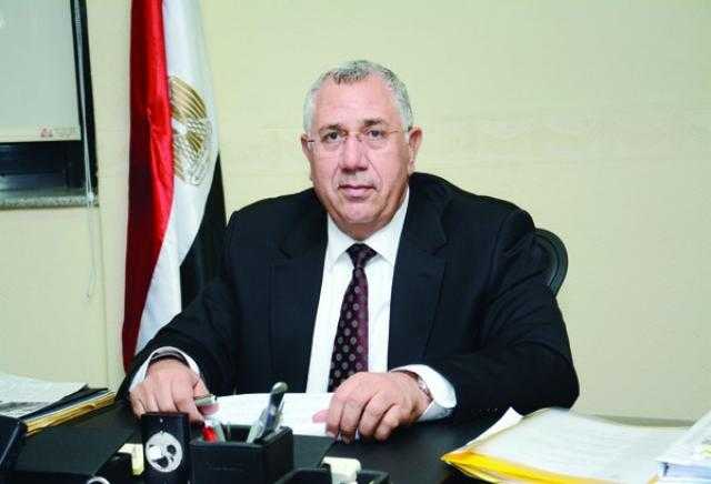 وزير الزراعة يستبعد مسئولين بالدقهلية لتقصيرهم في مواجهة التعديات