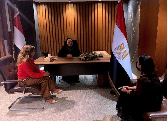وزيرة التجارة تبحث مع مسئولي”طلبات” التوسع فى تطبيق خدمات التوصيل الذكية بمصر