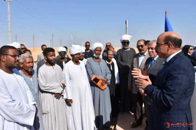 محافظ أسوان ورئيس هيئة تنمية الصعيد يدشنان أكبر مشروع استثماري للدواجن بتكلفة 250 مليون جنيه
