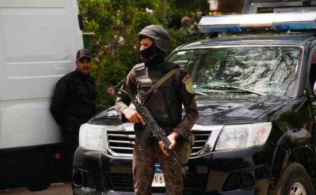 ضبط 4.6 طن مواد غذائية منتهية الصلاحية في مخزن بالقاهرة