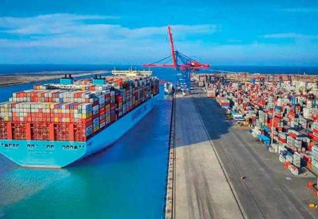 تداول 22 سفينة حاويات وبضائع عامة بموانئ بورسعيد