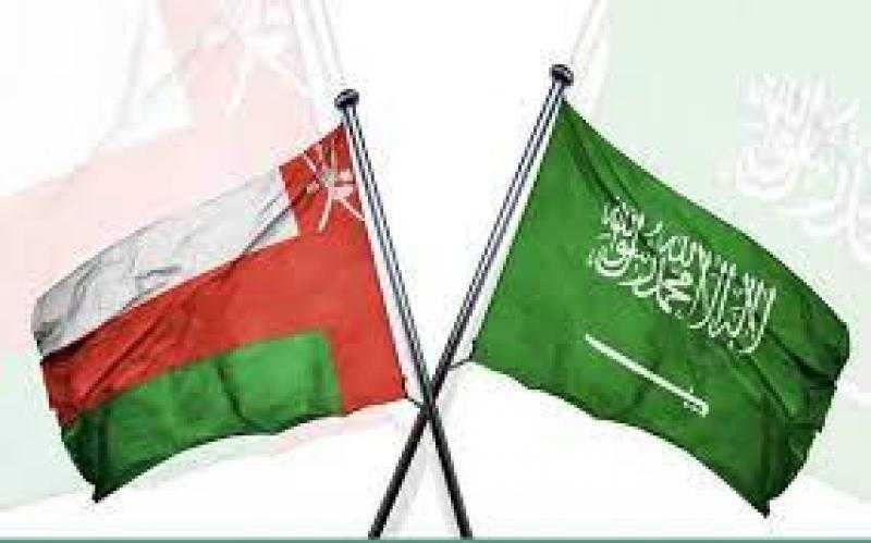 السعودية وعمان توقعان صفقات بقيمة 30 مليار دولار