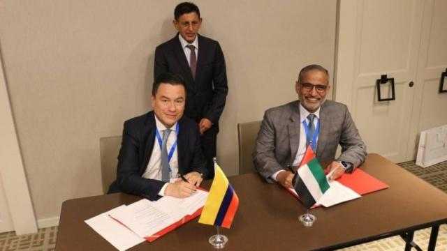 الإمارات وكولومبيا توقعان مذكرة تفاهم لتعزيز خدمات النقل الجوي