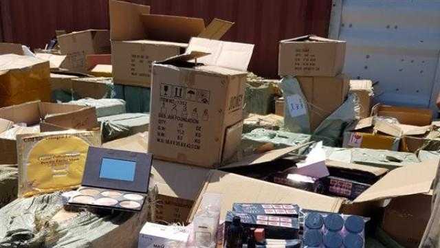 إحباط محاولة تهريب بضائع محظورة داخل إحدى الحاويات عبر ميناء الإسكندرية