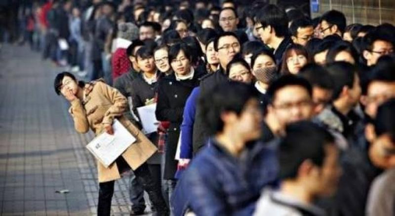 الاقتصاد الأمريكي يضيف وظائف أكثر من المتوقع في فبراير