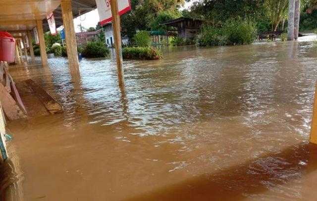 فيضانات مفاجئة تضرب ماليزيا وتستمر حتى الأحد