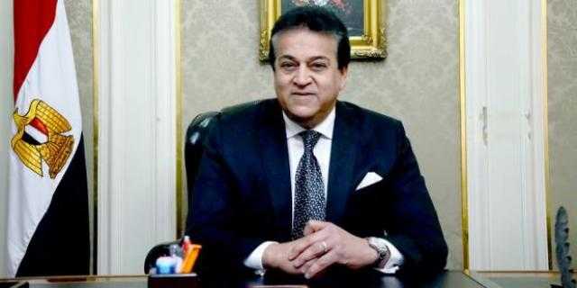عبد الغفار يصدر 4 قرارات وزارية لتنظيم العمل في قطاعات الصحة