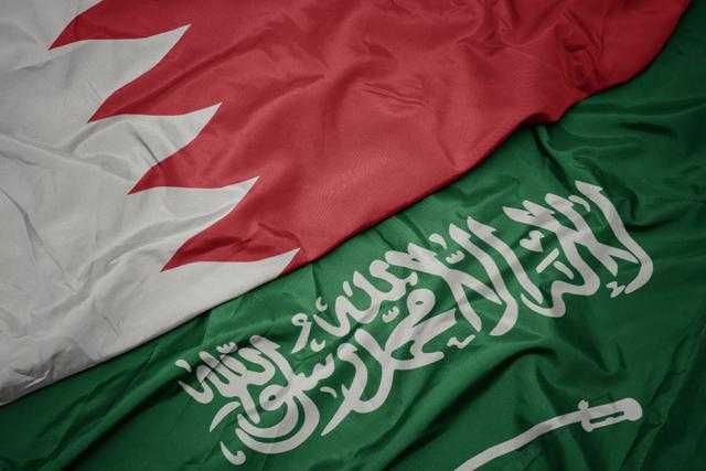 البحرين والسعودية تبحثان تعزيز التعاون في مختلف المجالات