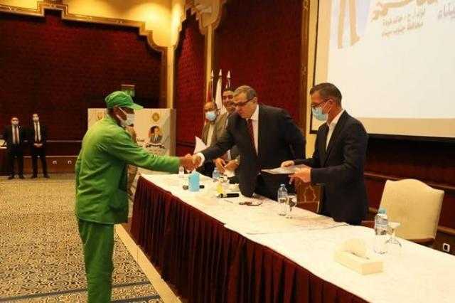 «القوي العاملة» تسلم 150 وثيقة تأمين تكافلي للعمالة غير المنتظمة بشرم الشيخ