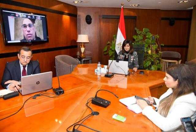 نبيلة مكرم تشارك في حلقة نقاشية للتعريف بجهود هيئة تنشيط السياحة