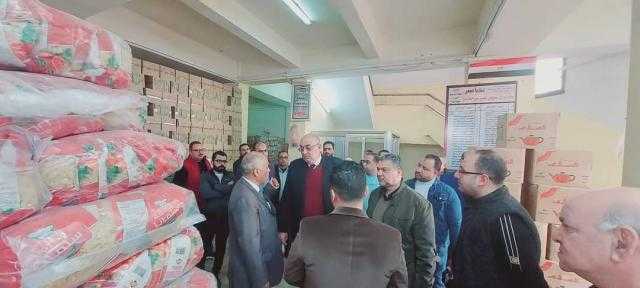 مساعد  وزير التموين يقوم بجولة تفقدية للمنشأت التموينية ببورسعيد