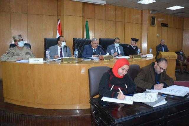 المنيا تبحث الاستعدادات للمرحلة الثالثة من ”الموجة 19” لإزالة التعديات