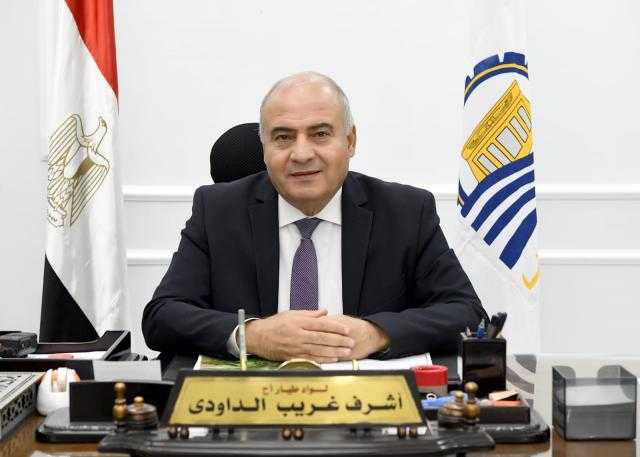 محافظ قنا يشدد على استمرار الحملات للرقابة على الأسواق وضبط الأسعار