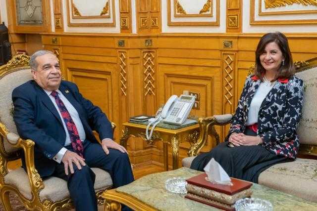 تعاون «مصري - أسترالي» لتحويل مخلفات أشجار الموز إلى ورق وأسمدة ومنسوجات