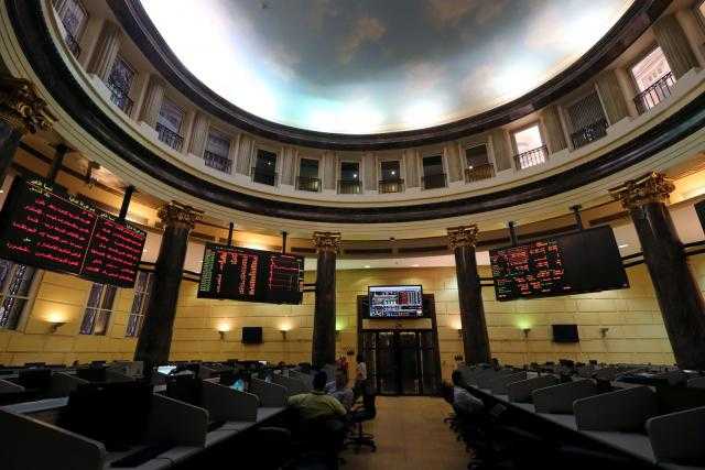 انخفاض جماعي للمؤشرات في مستهل تداولات البورصة المصرية