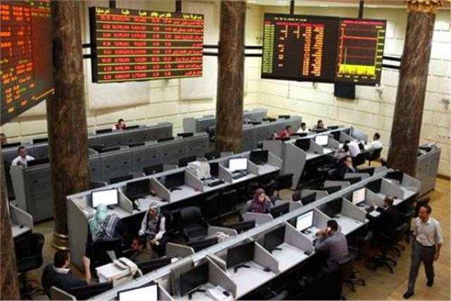 تباين مؤشرات البورصة المصرية في مستهل تعاملات الاثنين