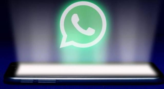 واتس آب تعاقب أبل بمنع التطبيق على بعض إصدارات IOS