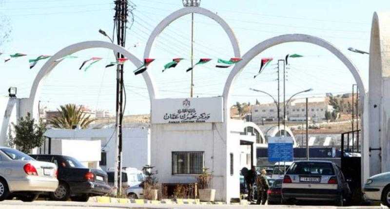 مطالبة بوقف قرار استيفاء بدل بطاقة استيراد المركبات المخلص عليها بجمرك عمان