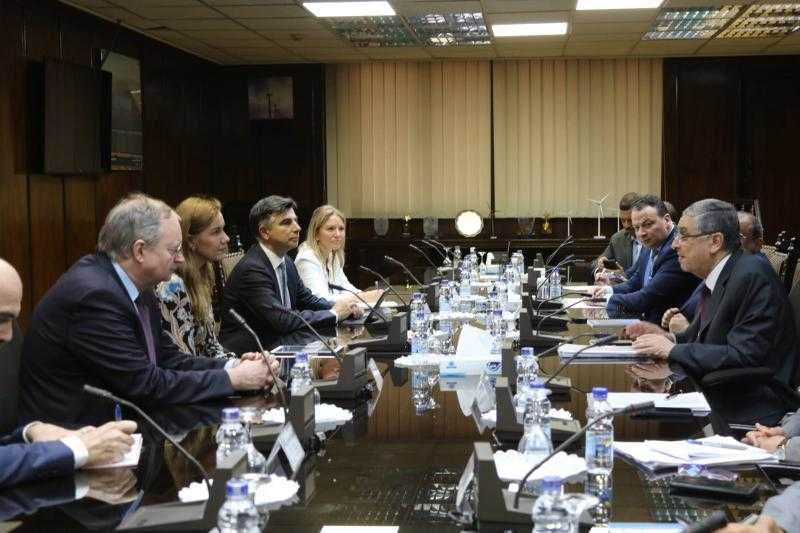 مباحثات مكثفة بين وزير الكهرباء ومفوضة الطاقة الأوروبية لتعزيز التعاون بينهما